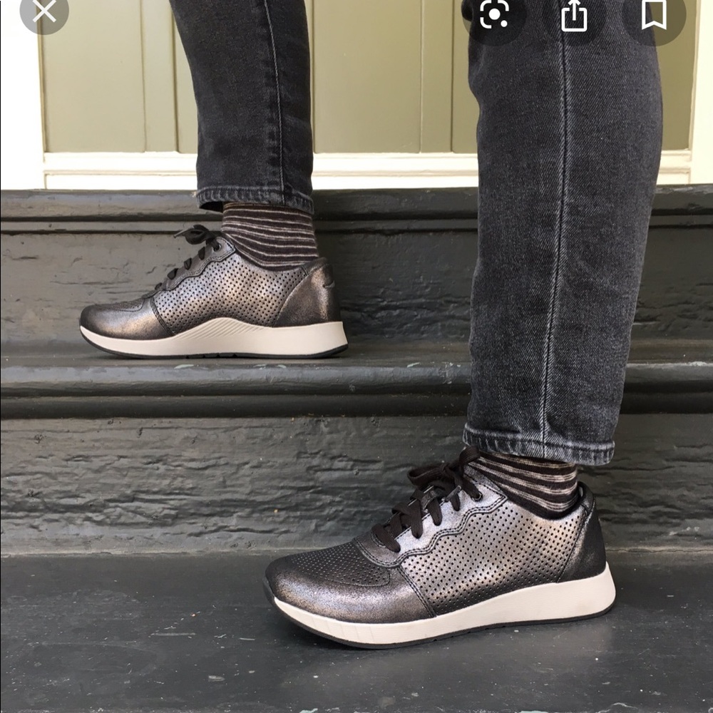 Dansko Christina pewter metallic sneakers 37 / 7